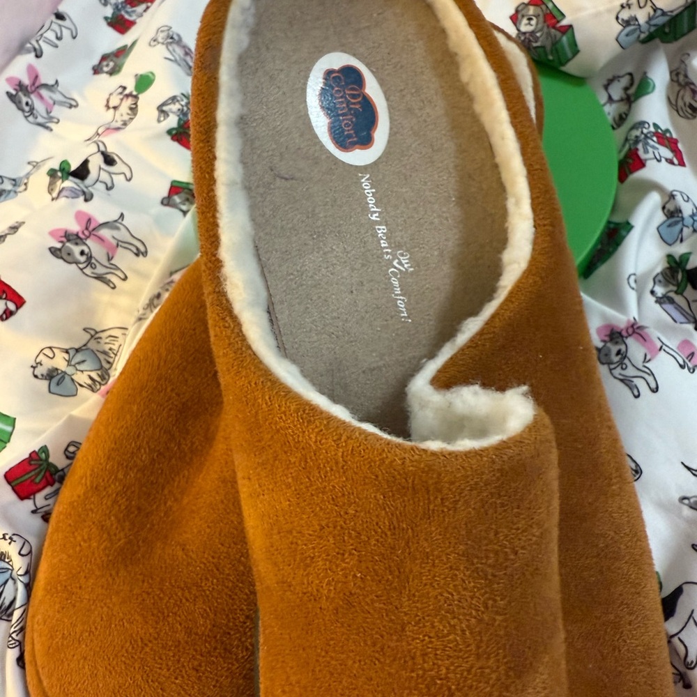 Cozy Brown Suede Slippers, great inside house and to run to the store,mailbox - Picture 3 of 3
